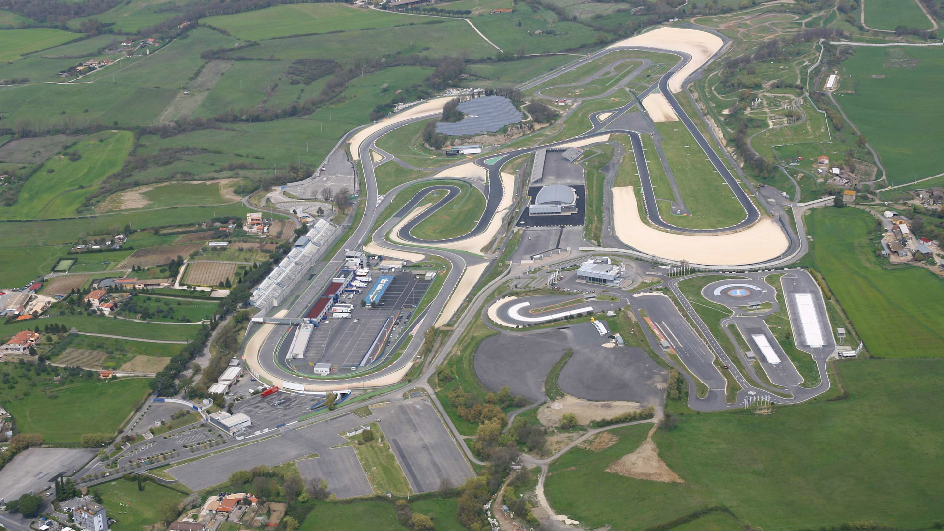 http://www.net4info.de/photos/cpg/albums/userpics/10002/ACI_Vallelunga_Circuit.jpg