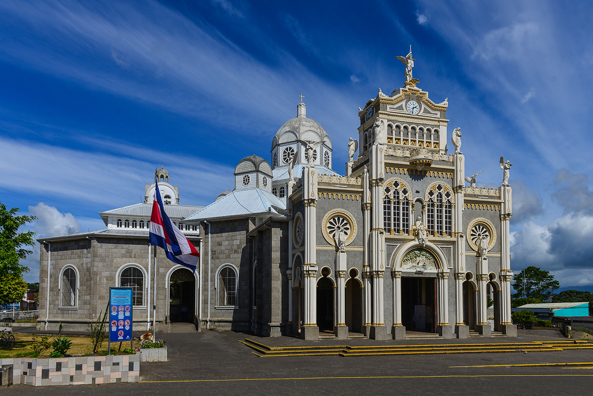 /assets/contentimages/Basilica_de_Nuestra_Senora_de_los_Angeles.jpg