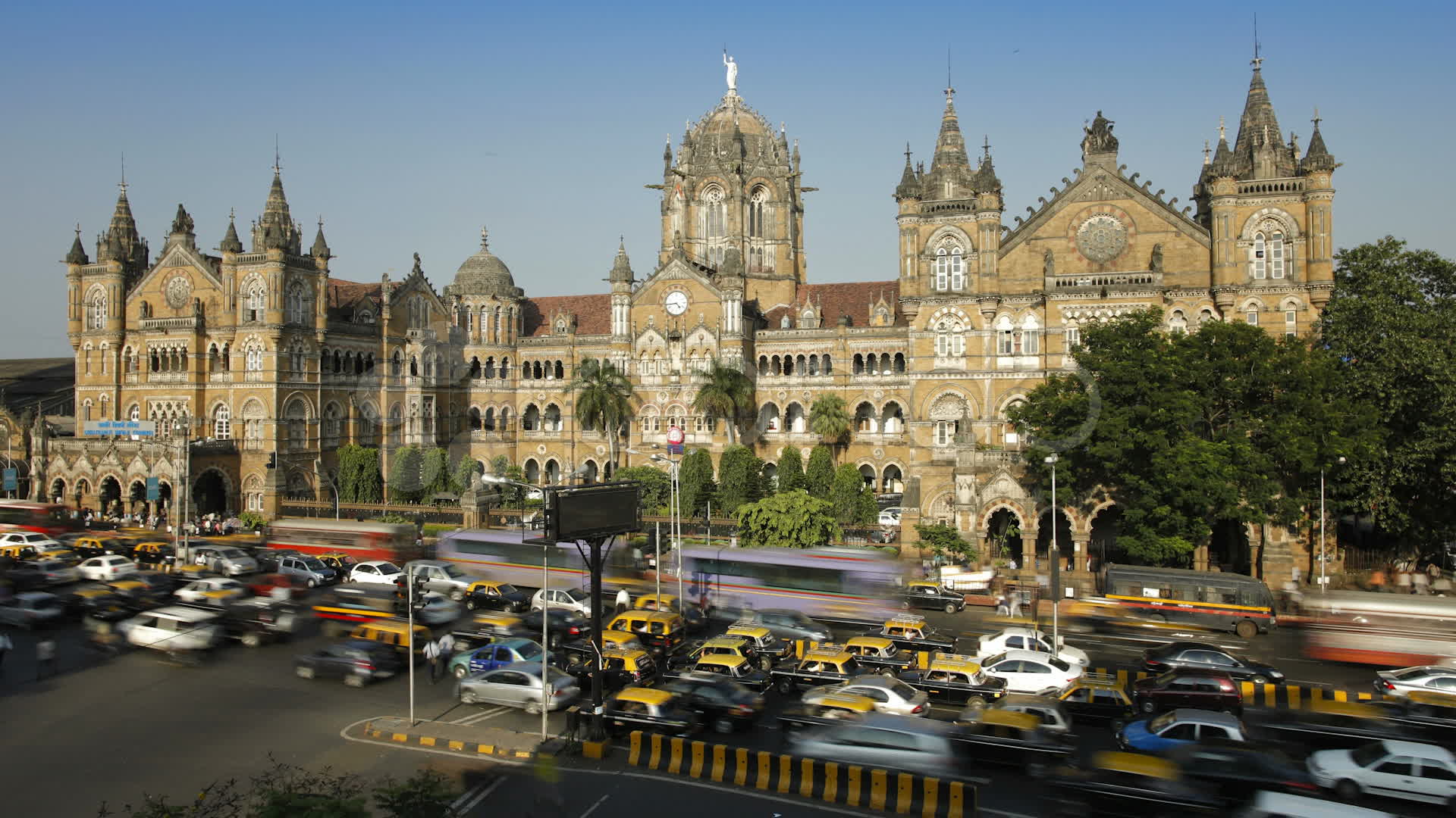 http://www.net4info.de/photos/cpg/albums/userpics/10002/Chhatrapati_Shivaji_Terminus.jpeg