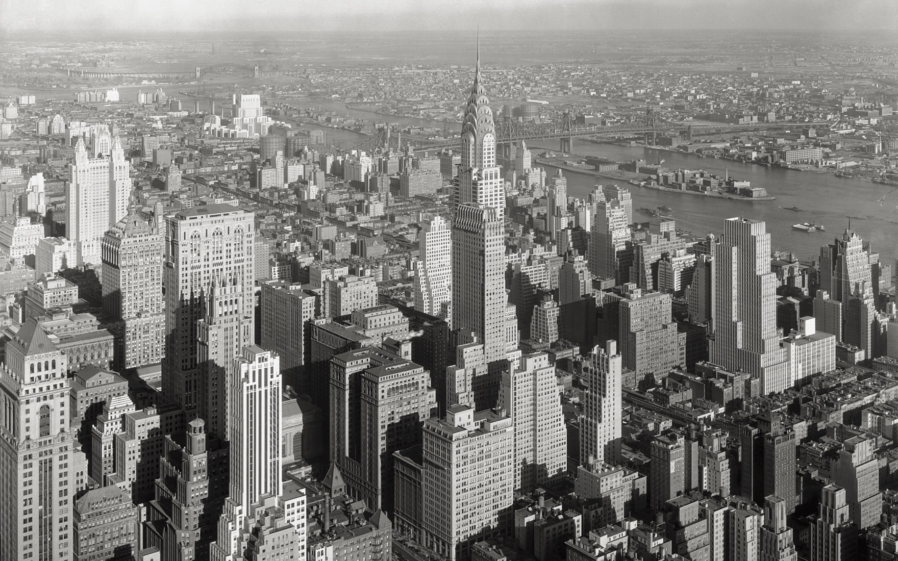 http://www.net4info.eu/albums/albums/userpics/10003/Chrysler_Building.jpg