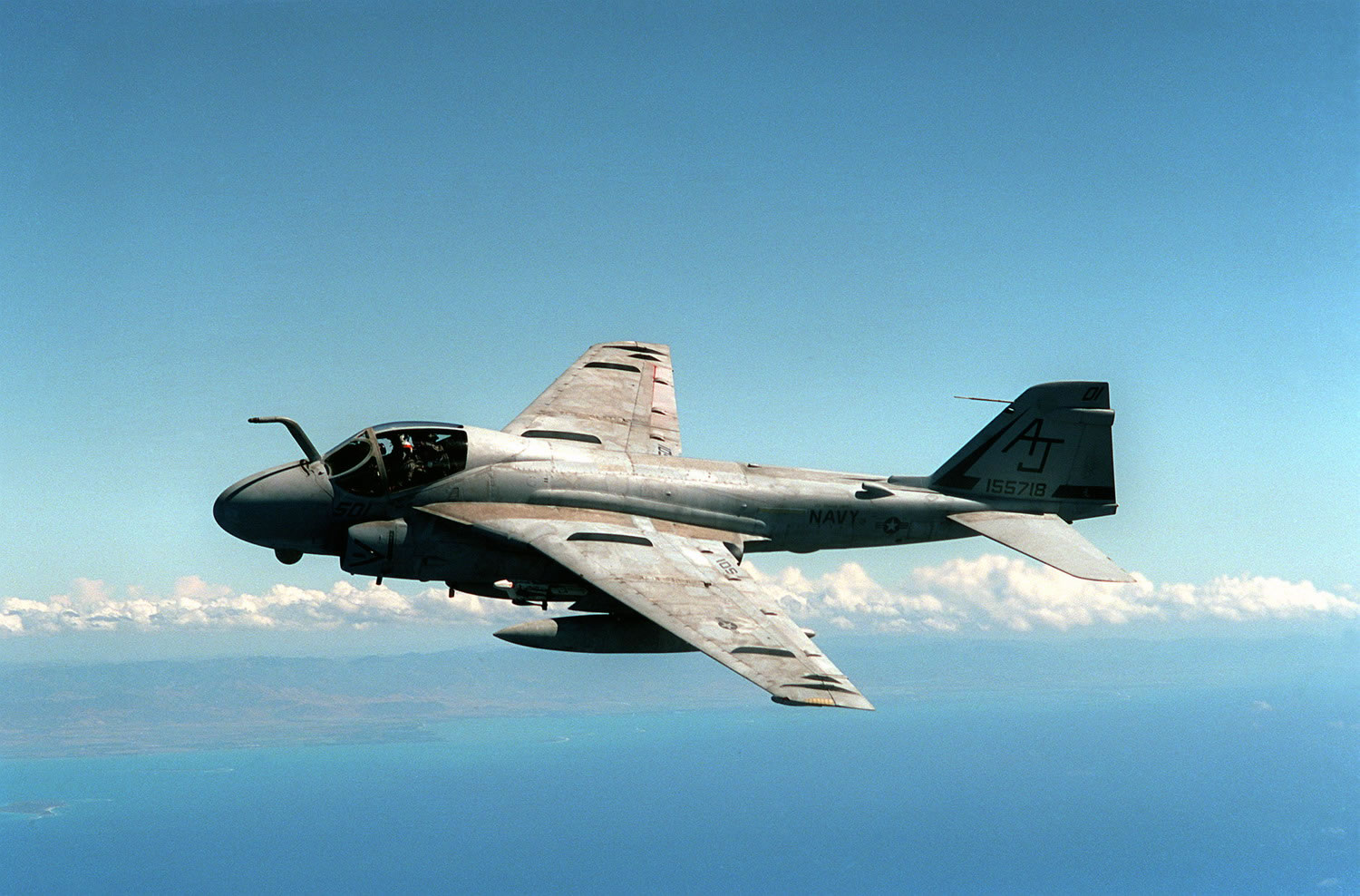 http://www.net4info.de/photos/cpg/albums/userpics/10002/Grumman_A-6_Intruder.jpg