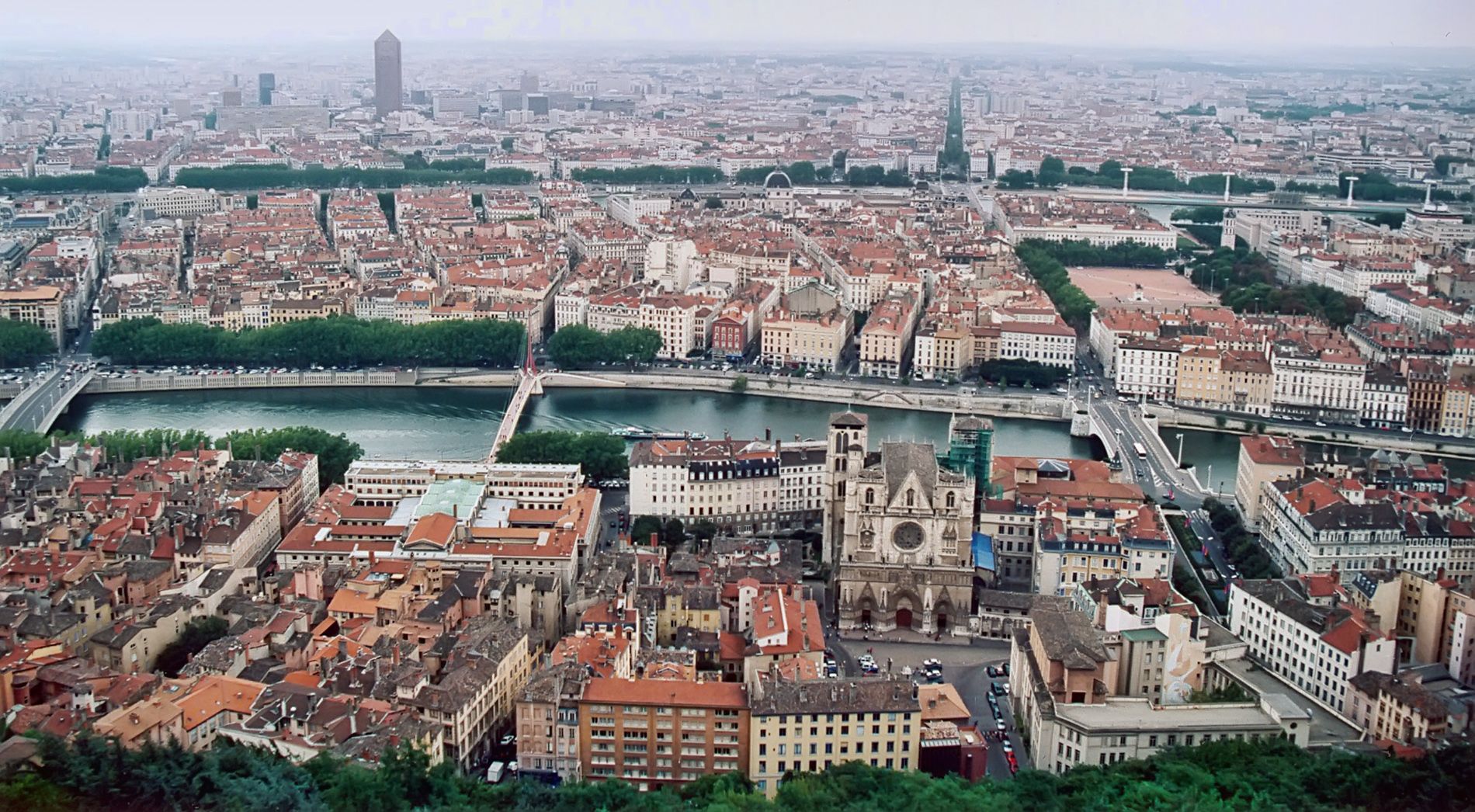 http://www.net4info.de/cpg/albums/userpics/Lyon_vue_depuis_fourviere.jpg