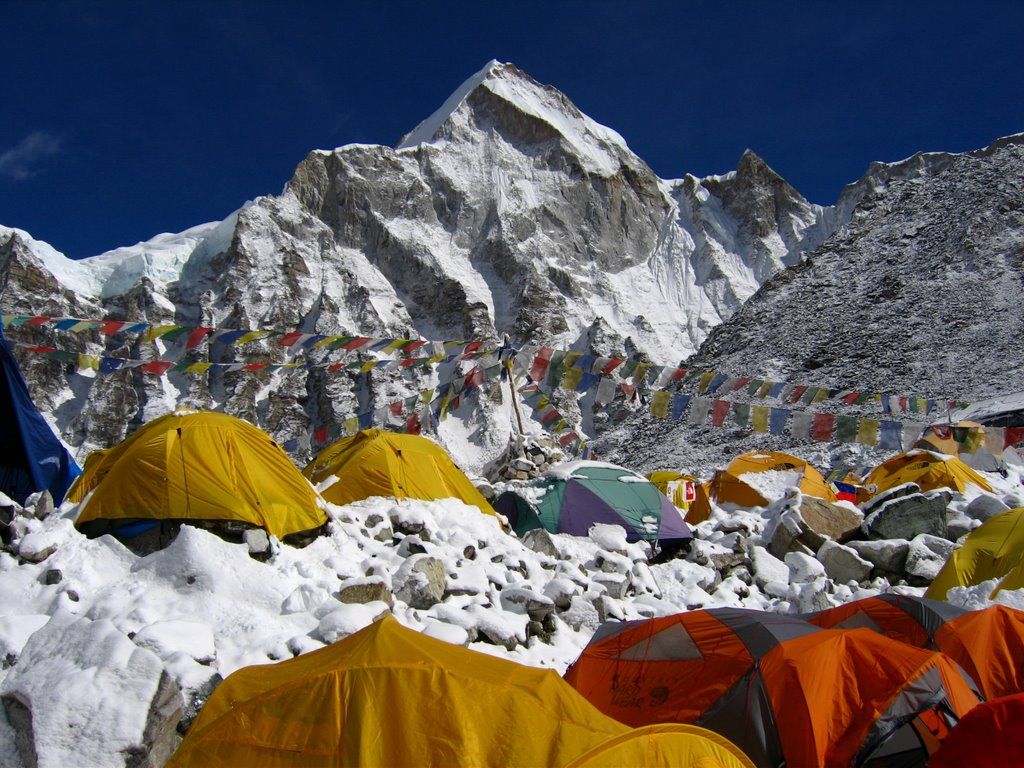 /assets/contentimages/Mount_Everest%7E2.jpg