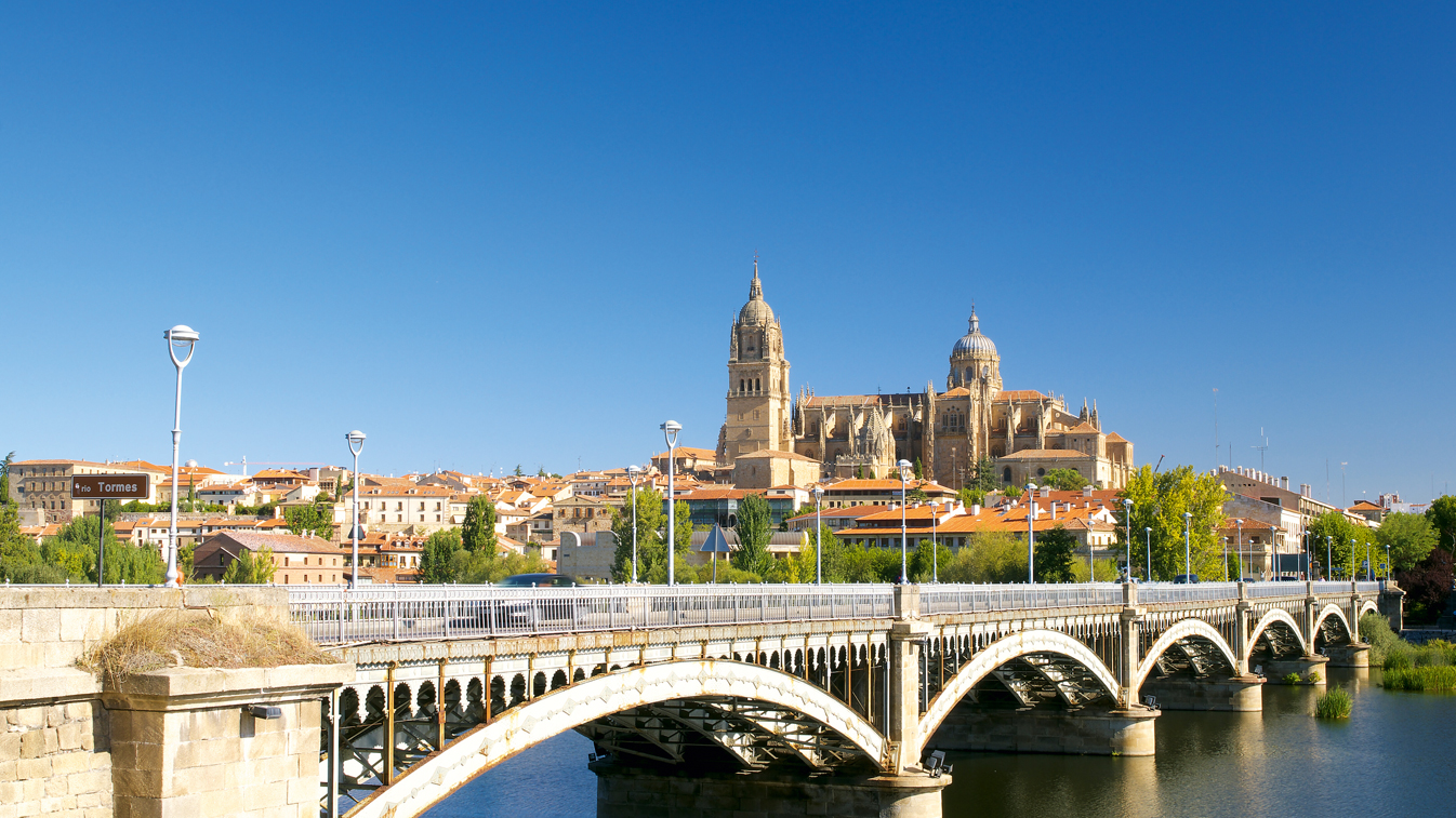 https://www.yizuo-media.com/albums/albums/userpics/10003/Salamanca_Cathedrals.jpg