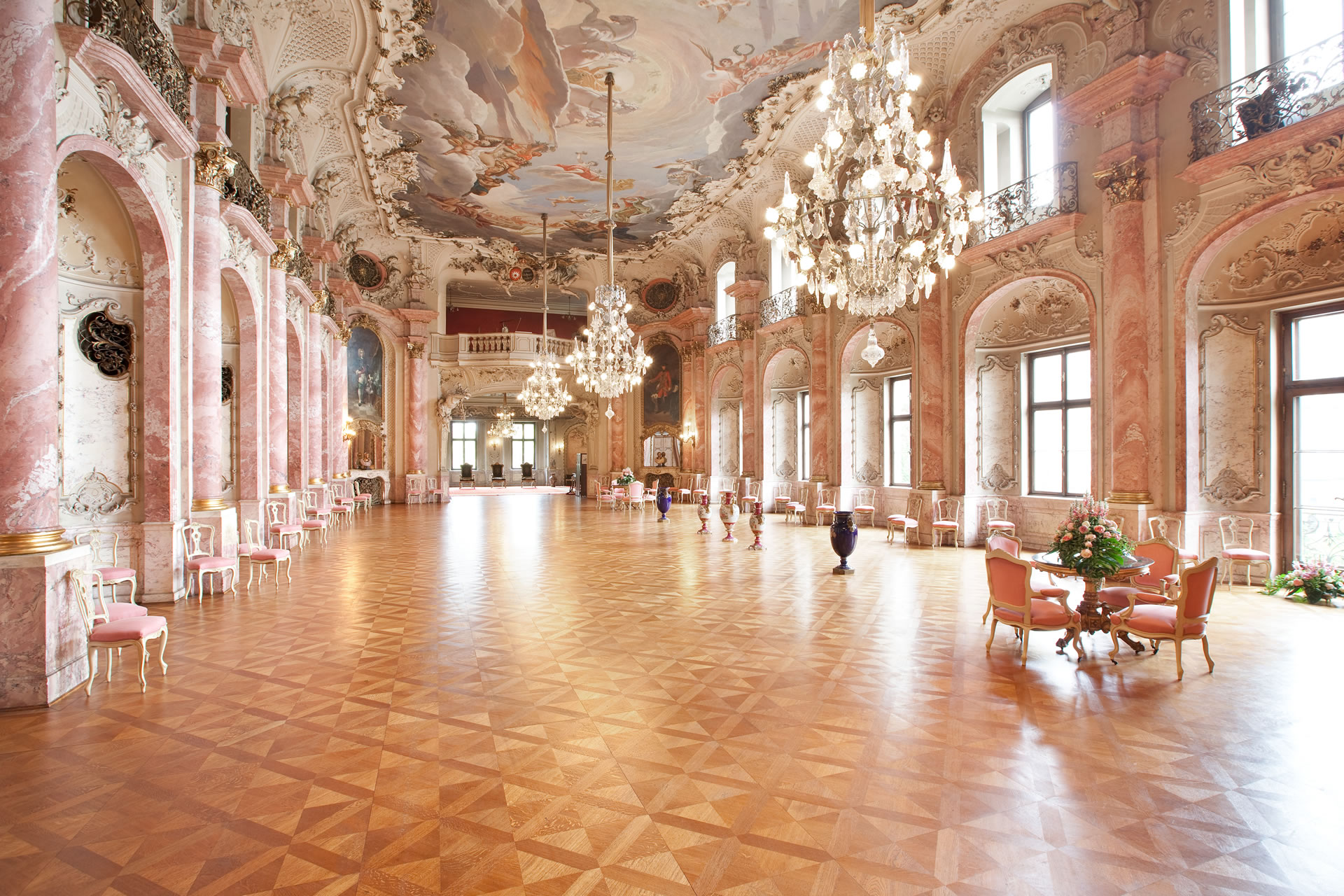 https://www.yizuo-media.com/photos/cpg/albums/userpics/10002/Schloss_Bueckeburg.jpg