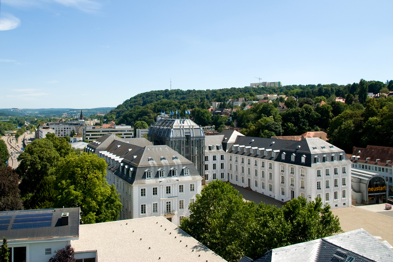 https://www.yizuo-media.com/albums/albums/userpics/10003/Schloss_Saarbrucken_.jpg