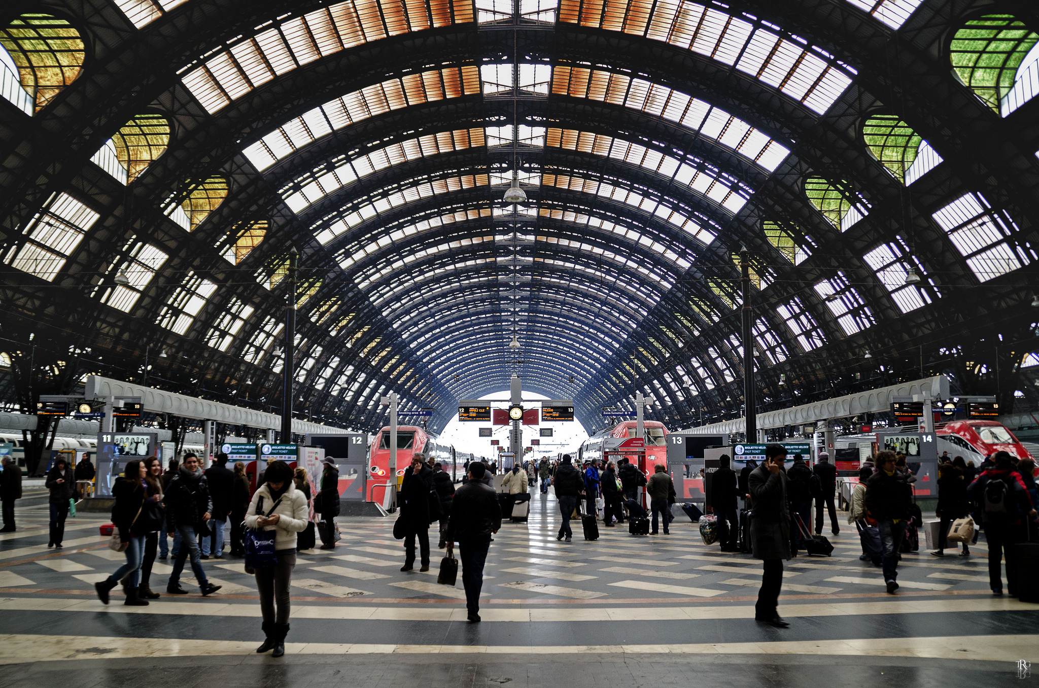 https://www.yizuo-media.com/albums/albums/userpics/10003/Stazione_Centrale_di_Milano~0.jpg