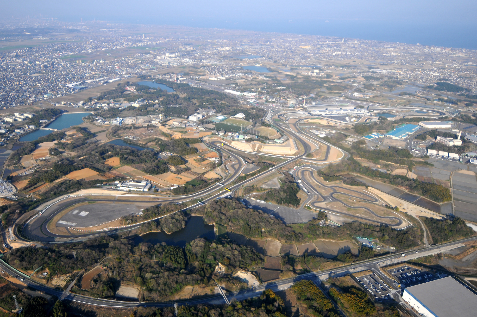 http://www.net4info.de/photos/cpg/albums/userpics/10002/Suzuka_Circuit.jpg