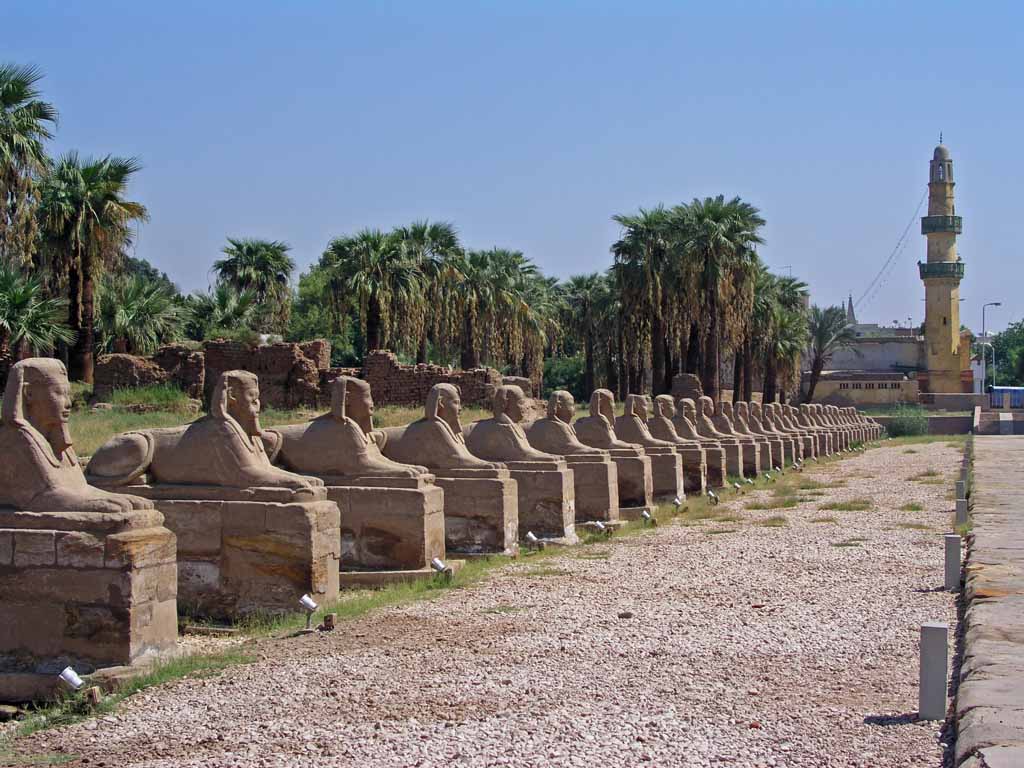 https://www.yizuo-media.com/photos/cpg/albums/userpics/10002/Tempel_Luxor~0.jpg