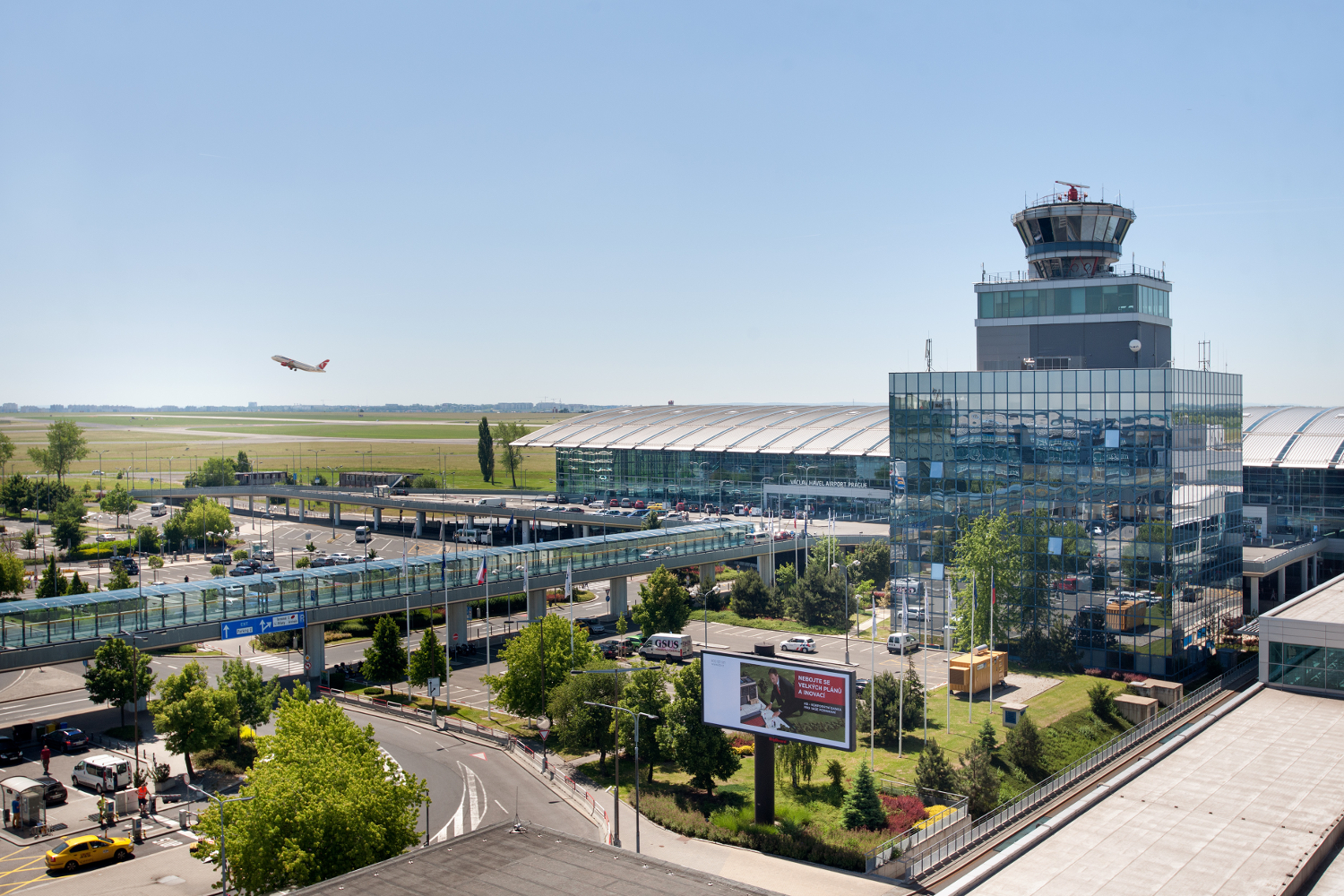 https://www.net4info.de/photos/cpg/albums/userpics/10001/Vaclav_Havel_Airport_Prague.jpg