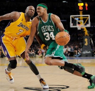 http://www.net4info.eu/albums/albums/userpics/10003/normal_Paul_Pierce.jpg
